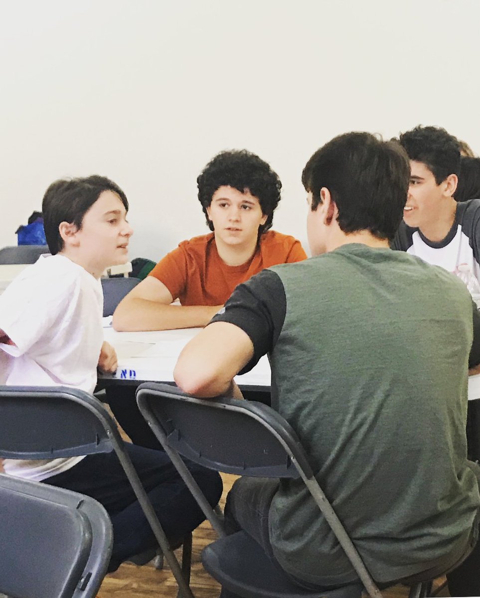 โนอาห์ <a href="/noah_schnapp/">placeholder</a> ในกองถ่าย Abe ครับ