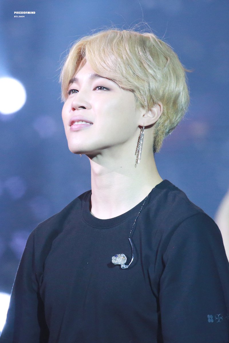 piecesofmind_jm's tweet photo. #JIMIN #지민  @BTS_twt 지민이 눈가에는 이미 눈물이 맺혔어요ㅠㅠ지만아~~울지마 자책은 더더욱 하지마ㅠㅠ오늘 지민이는무대에서 수없이 미안 해사랑해를 반복했어요 이말의뜻을 너무 잘 알기때문에맘 이너무아파요.지민이가 빨리 나았으면 좋겠어요 https://t.co/tAWuJQ55an