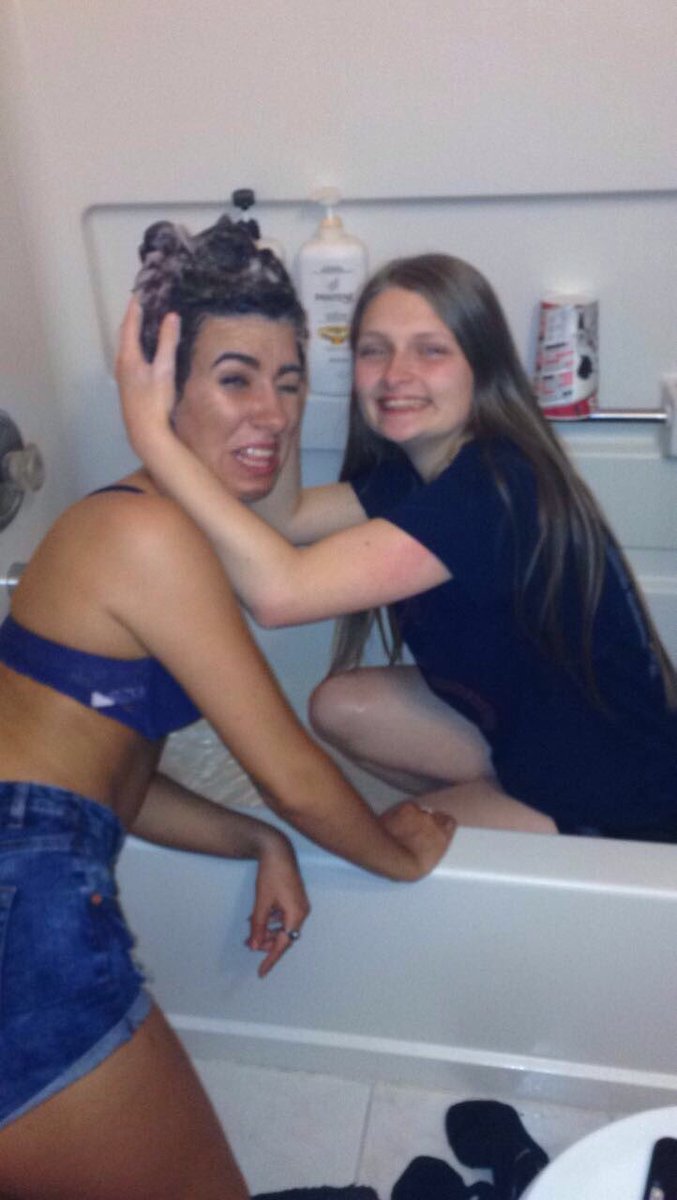 cg_ellis0's tweet photo. happy bday to my “big sister” ! thank you for all the memories &amp; sticking up for me <3 can’t believe your 19 ☹️ party hard!!! https://t.co/JmFGcq5zyz