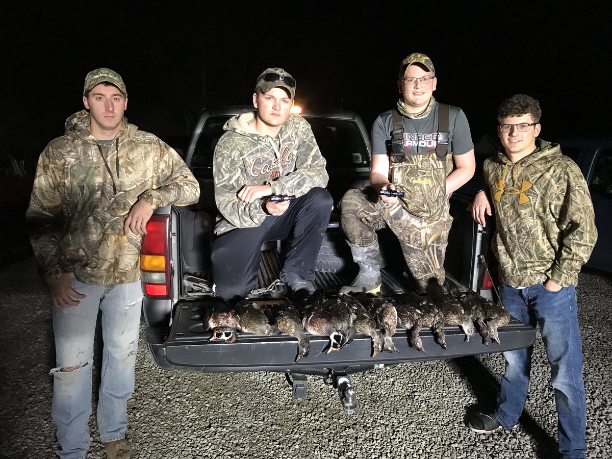 Tail_Chasin's tweet image. Woodies were rollin down for our four man limit last night! #ChasinTail #LeadHead #Waterfowl
