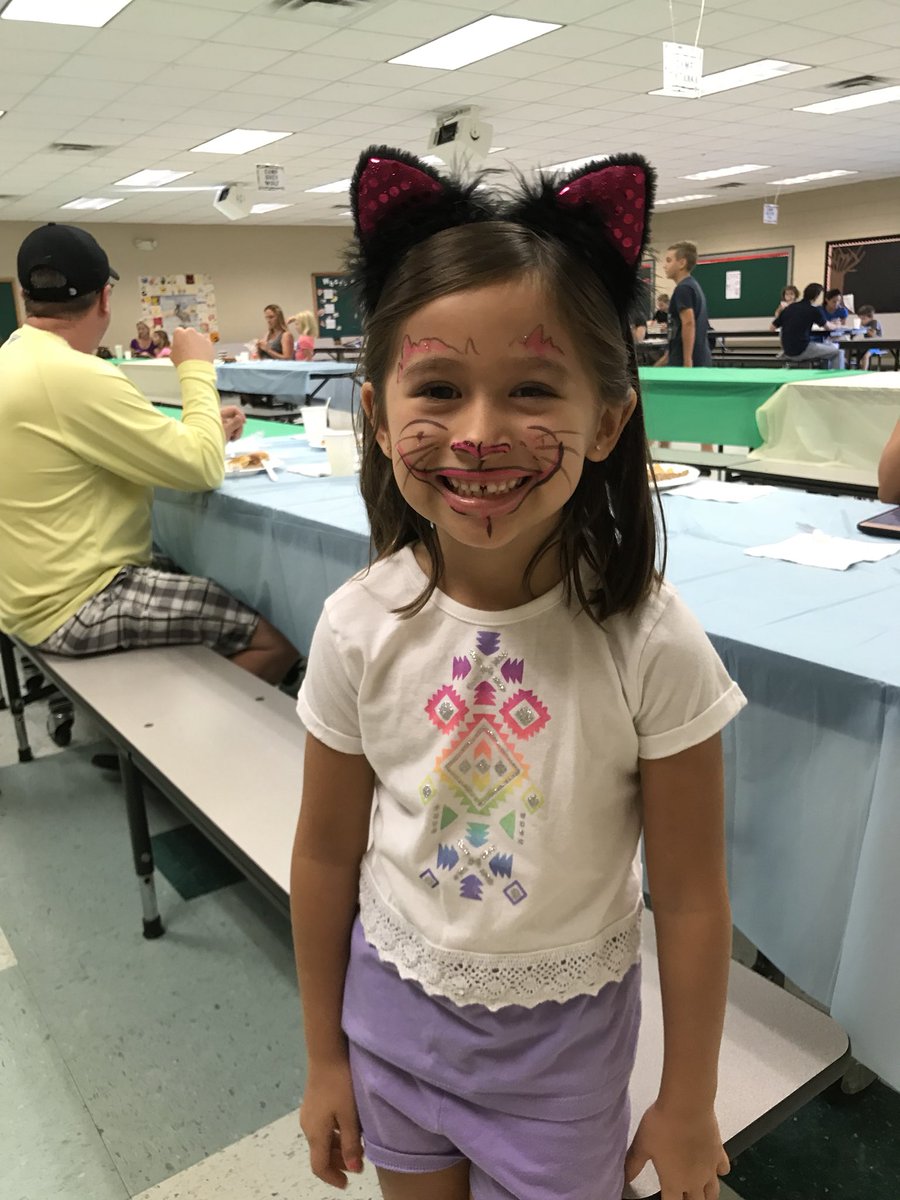 PoincianaCCPS's tweet photo. Happy faces all over the place! #PESPTO #PESAdventure @collierschools https://t.co/Pv3DZkFn9n