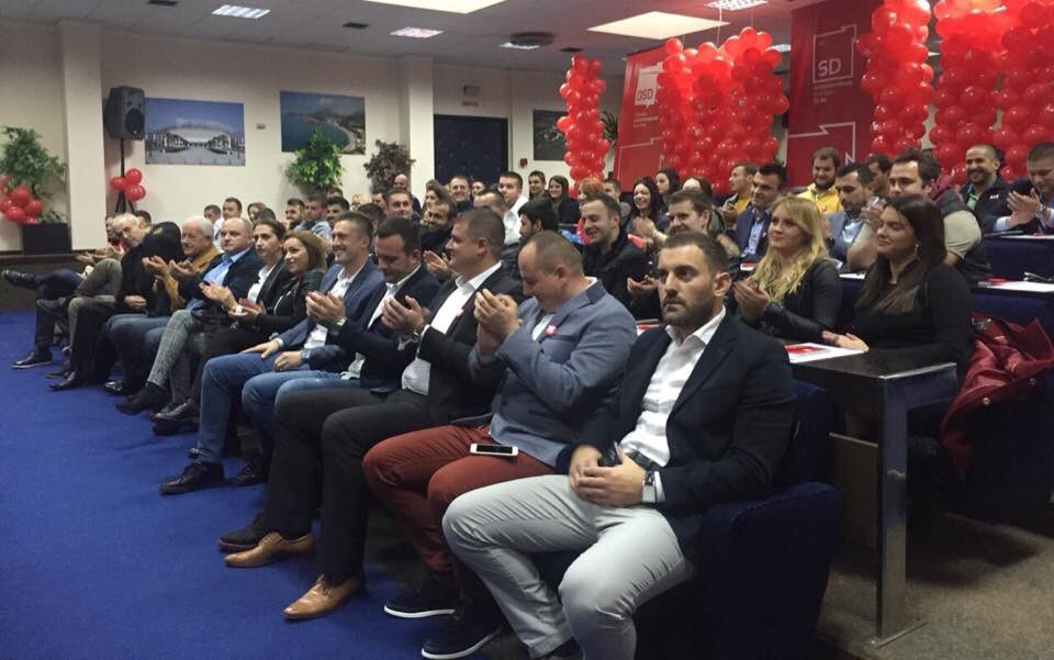 SD_CRNAGORA's tweet photo. Socijaldemokratija živi u Baru #SD #OSDBR https://t.co/ybcJkuYV3K