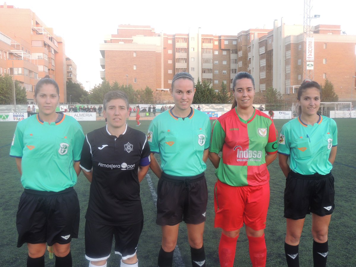Las chicas del <a href="/UDPaviaoficial/">U.D Pavia</a> ganaron 2-0 a @estudiantesalme 
@ArbitrosAlmeria ⚽️⚽️