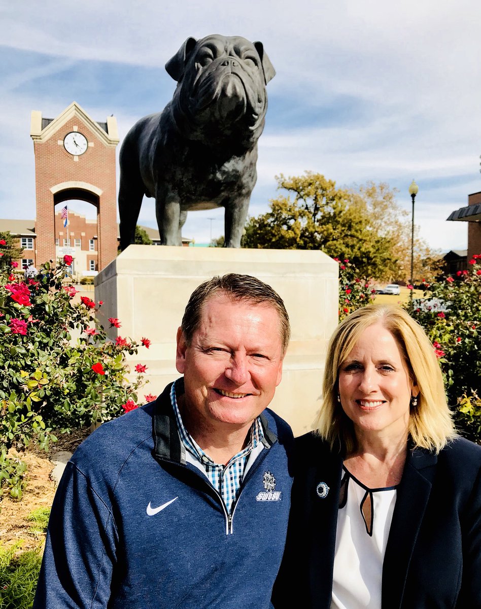 allen_boyd's tweet photo. 2017 SWOSU Homecoming. Once a Bulldog, Always a Bulldog. #SWOSU #swosualumni https://t.co/nlG7Cm2US7