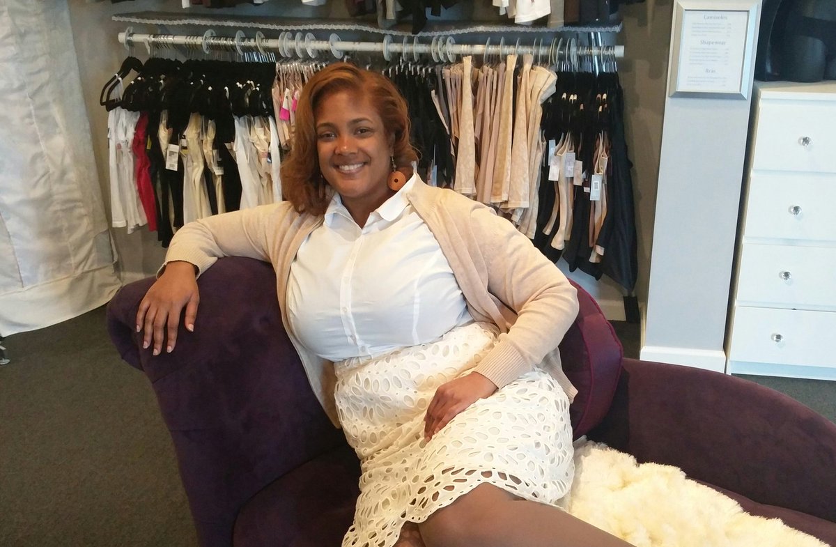 Just relaxing at <a href="/LevanaBratique/">Judy@Levana Bratique</a>  until 3pm today. Pop up shop in #Pittsburgh. Get wine and fitted for bust friendly bras and apparel.