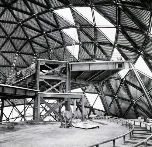 McMouse55's tweet photo. Inner Space.

Internal construction of #Epcots Spaceship Earth attraction 1981. https://t.co/LzzC4n6AgN