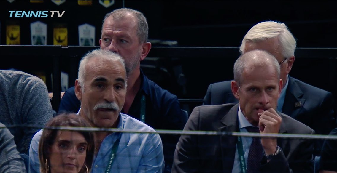 fermurciego's tweet photo. Filip Krajinovic y Jack Sock disputarán la final del M1000 de París-Bercy. Guy Forget preguntando dónde puede comprar una silla y una cuerda https://t.co/KT7twajQY1
