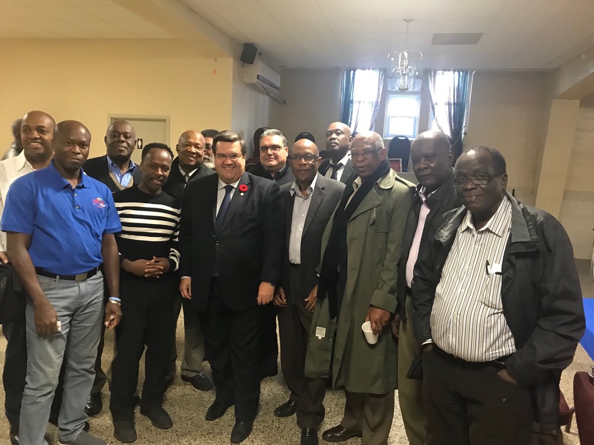 DenisCoderre's tweet photo. Excellente rencontre ce matin avec l’association haïtienne des travailleurs du taxi https://t.co/TlxYyV1mTM