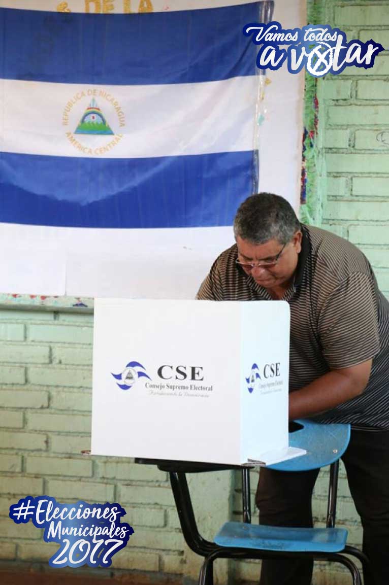 IvanCenteno97's tweet photo. un dia como hoy 1984 Frente Sandinista de Liberación Nacional ganó las primeras elecciones en Nicaragua. 
#SiempreAlFrente 
#AMORANICARAGUA https://t.co/4pAuPYuHCq