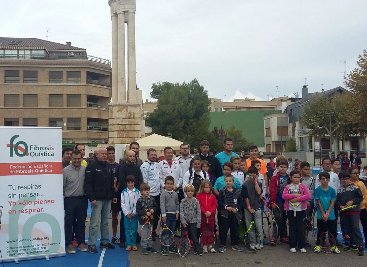 FundJCFerrero's tweet photo. Gran dia de Tenis en #Requena con presencia de @juankiferri en otro espectacular @StreetTenis 
Gran labor de @FEFQ_CFspain https://t.co/18yzGKuUCU