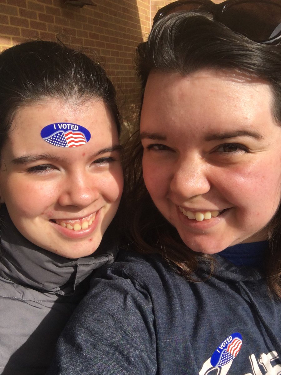 lifeatlongbourn's tweet photo. These #Latina proudly voted for @EdWGillespie! #GOTV #elections #whyralphiswrong https://t.co/Sxhf1zikPl