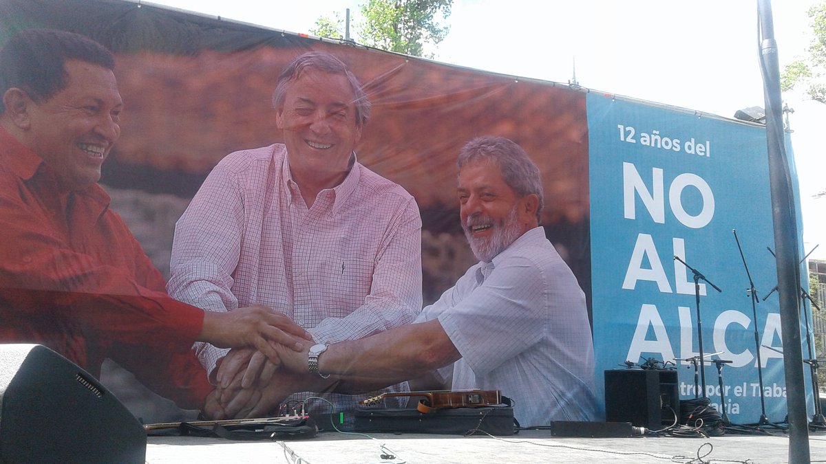 La_CamporaSM's tweet photo. #Ahora En Parque Lezama Conmemorando los 12 Años de #NoAlca en el Encuentro por el Trabajo y la Democracia https://t.co/wXkgUZV3p6