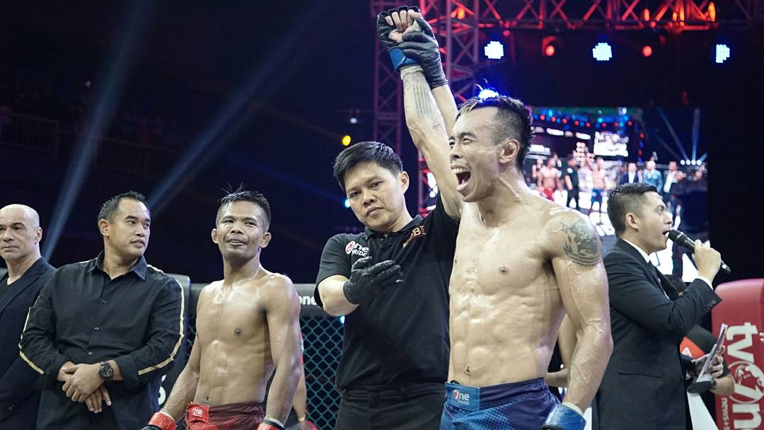 Congratulations the new champion!
Dengan hasil kemenangan poin tipis melalui 5 ronde oleh Rudi Agustan
 #ONEPRIDEMMA14