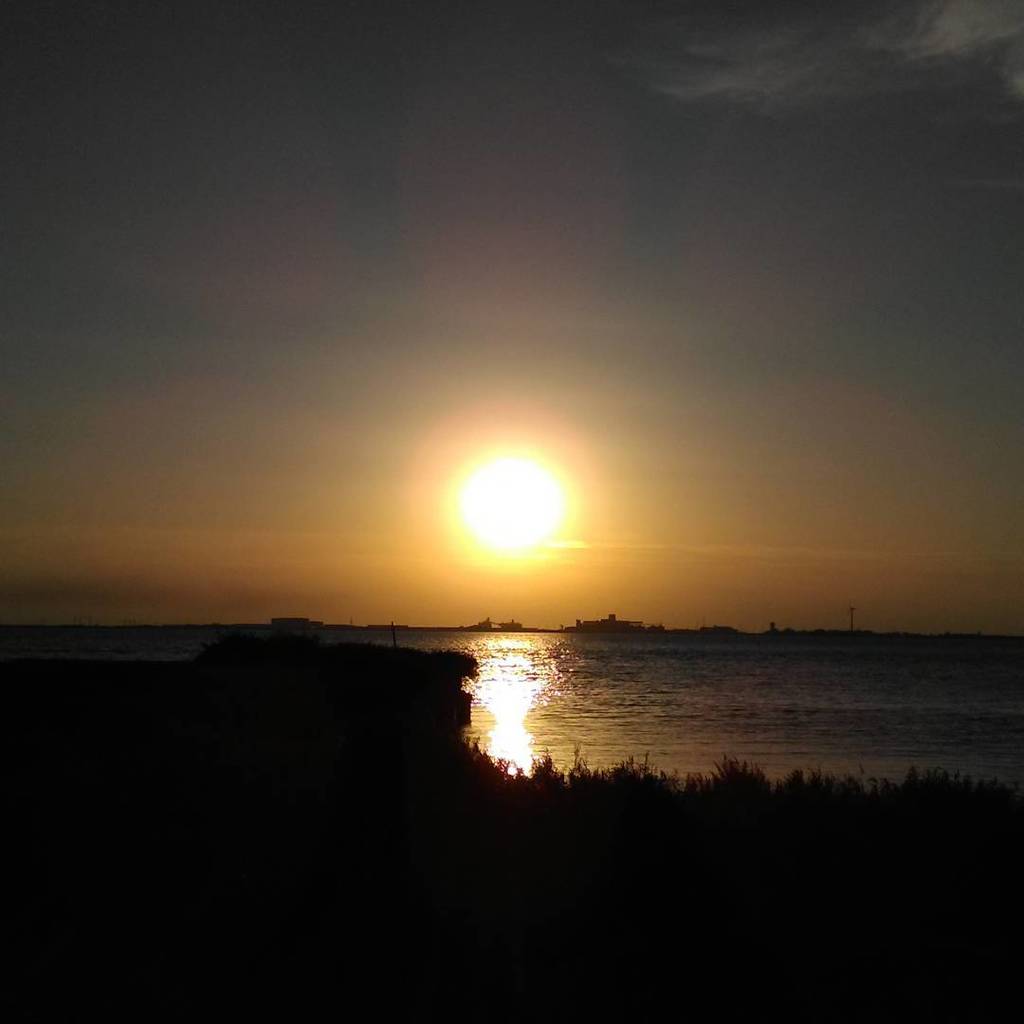 SardegnaAlMare's tweet photo. Grazie a @bar_by74 per aver usato il nostro hashtag #SardegnaAlMare:
Tramonti speciali 😊 #sun #sunset #istantpic … https://t.co/tiFK1NpJa7 https://t.co/91PymPuomz