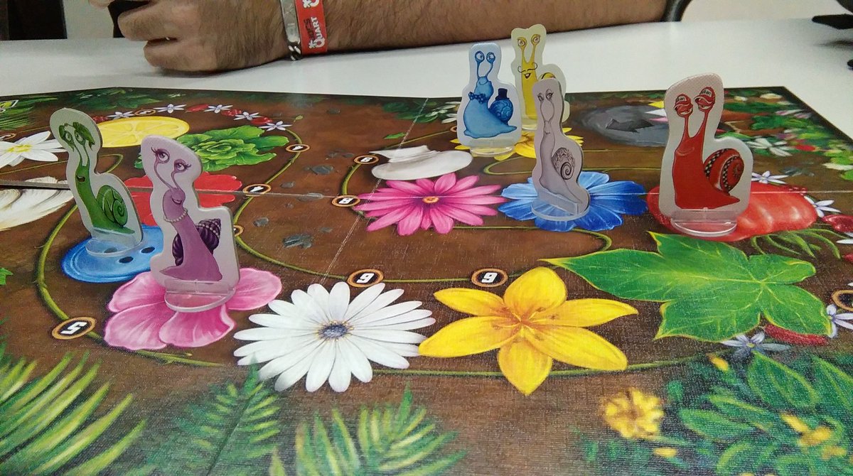 Jugandoenpareja's tweet photo. Jugando a #CargolinoValentino @InfoViravi https://t.co/lh37DTsbjy