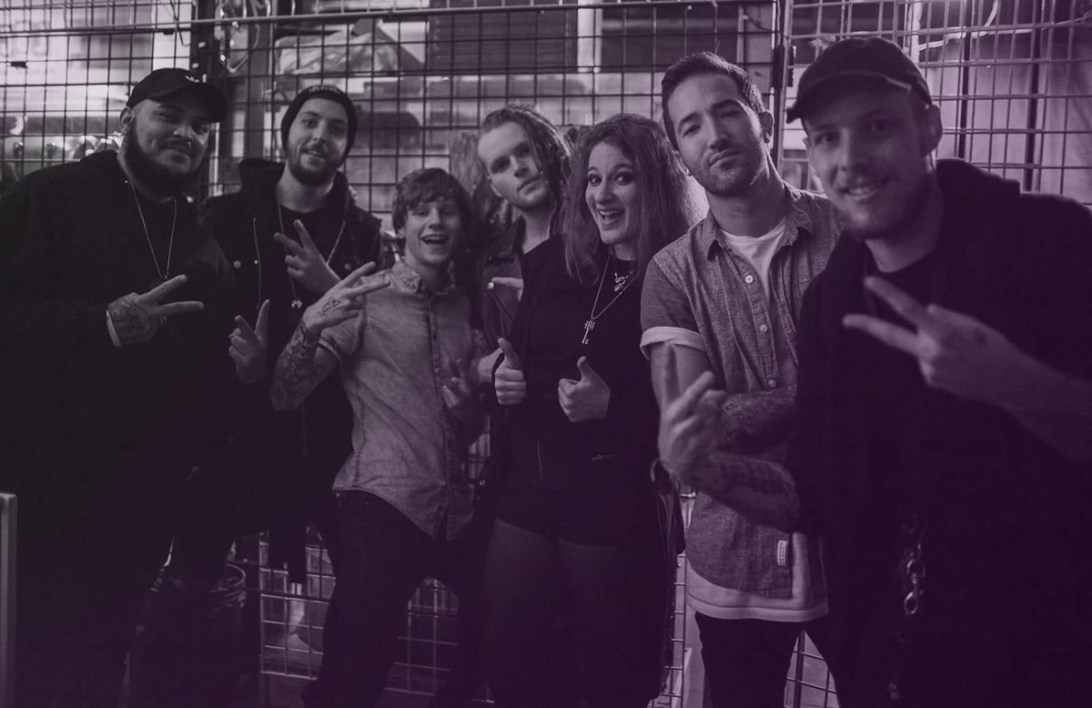 It was sick hanging out with our homies @makeoutsam and <a href="/makeouttyler/">Tyler Young</a> the other night! Don’t sleep on <a href="/makeoutofficial/">MAKEOUT</a>! #lightitup #makeout