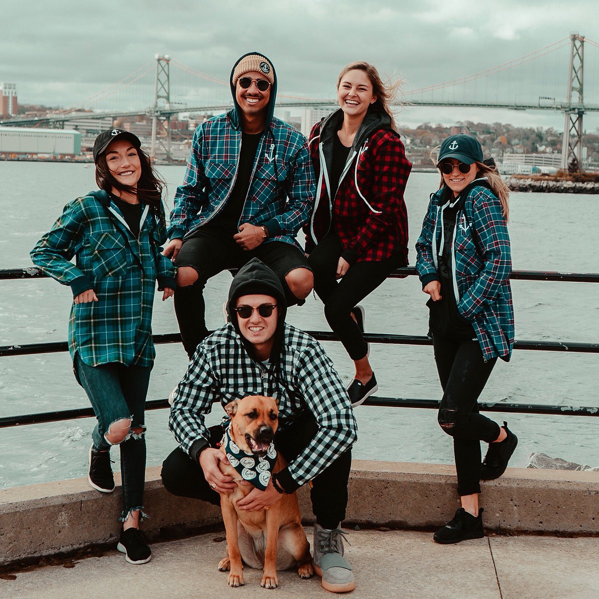 EASTCOASTLIFEST's tweet photo. RETWEET to win a flannel hoodie!!

6 different coloured flannel hoodie options online! Almost sold out ⚓️ https://t.co/ceaicZUxDY #EastCoast https://t.co/fpzTi5PRtN