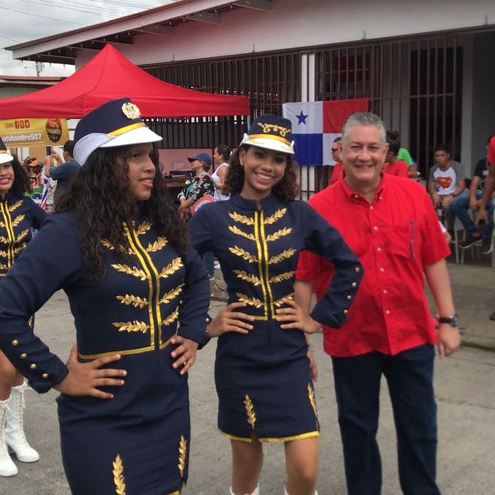 LuisEQuiros's tweet photo. Celebrando las fiestas patrias en el desfile de #DonBosco #VivaPanamá 🇵🇦 https://t.co/7FbSa0w0gC