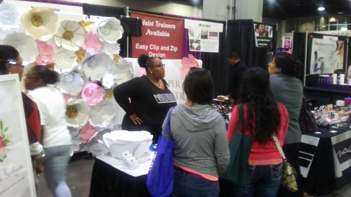 BJsimsII's tweet photo. Lady Sims working the Ultimate Women's Atlanta Expo
#worldcongresscenter https://t.co/gi9RpiwXhE