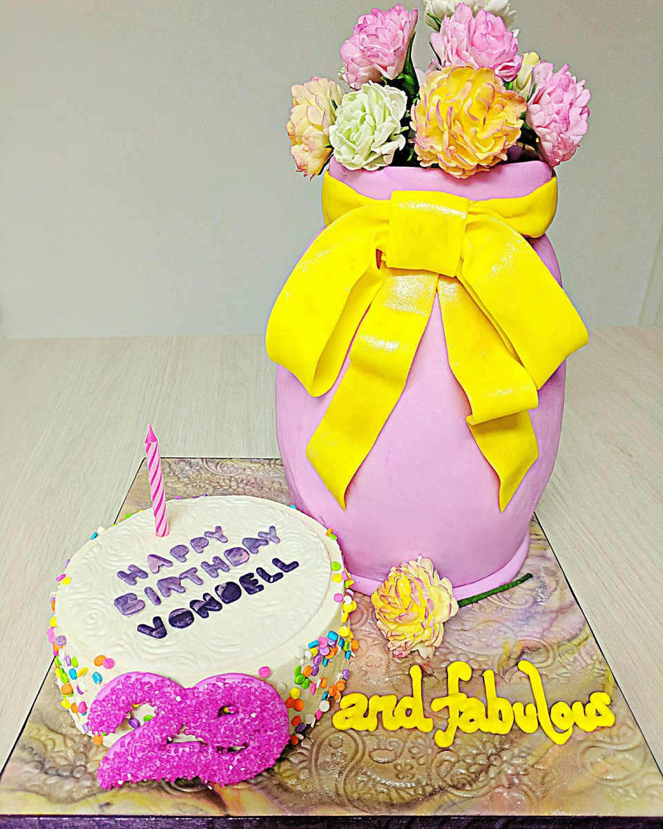 ShareNbake's tweet photo. 3 cake birthday surprise. https://t.co/HjX3vnWLgk https://t.co/YEJEzO0Cal