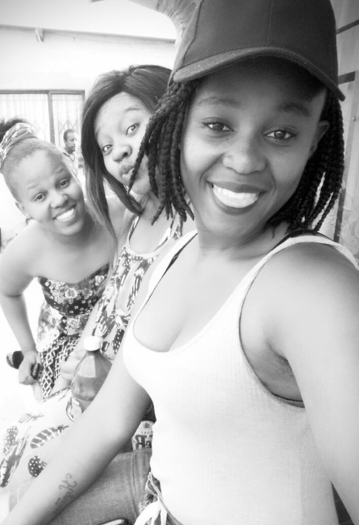 SimmySims95's tweet image. La Family