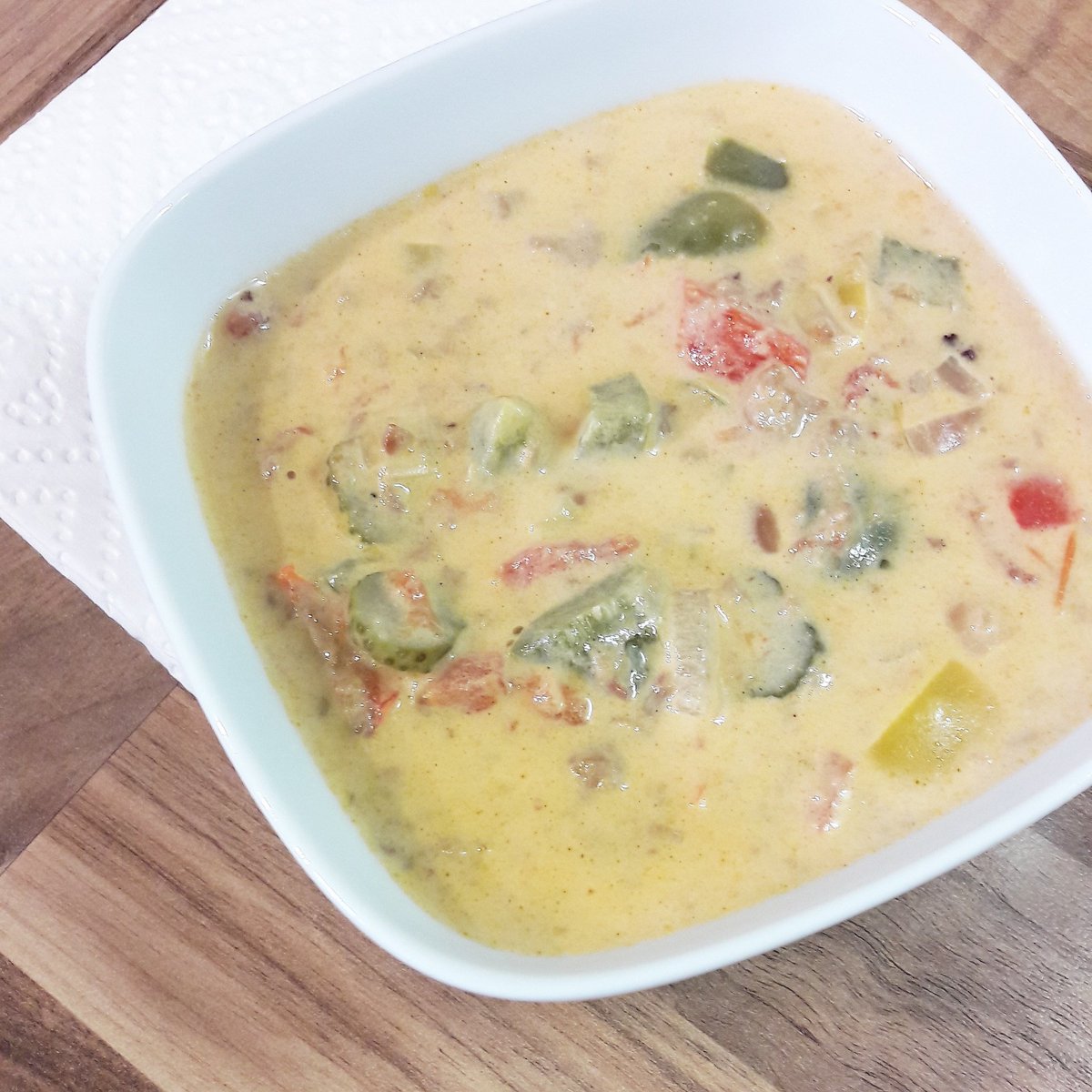 glitzer_dings's tweet photo. #Herbstzeit ist #Suppenzeit und das #Rezept für die #Cheeseburgersuppe gibt's hier:
https://t.co/6HrAhOXBLP

#Kerstinkocht #Suppenliebe https://t.co/Nf5V0MraSE