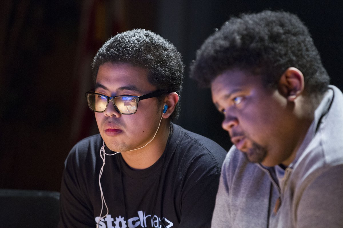 stockhackNJ's tweet photo. Project Check-in? They are on it! #Stockhack @Stockton_edu https://t.co/FkxjoNtUyC