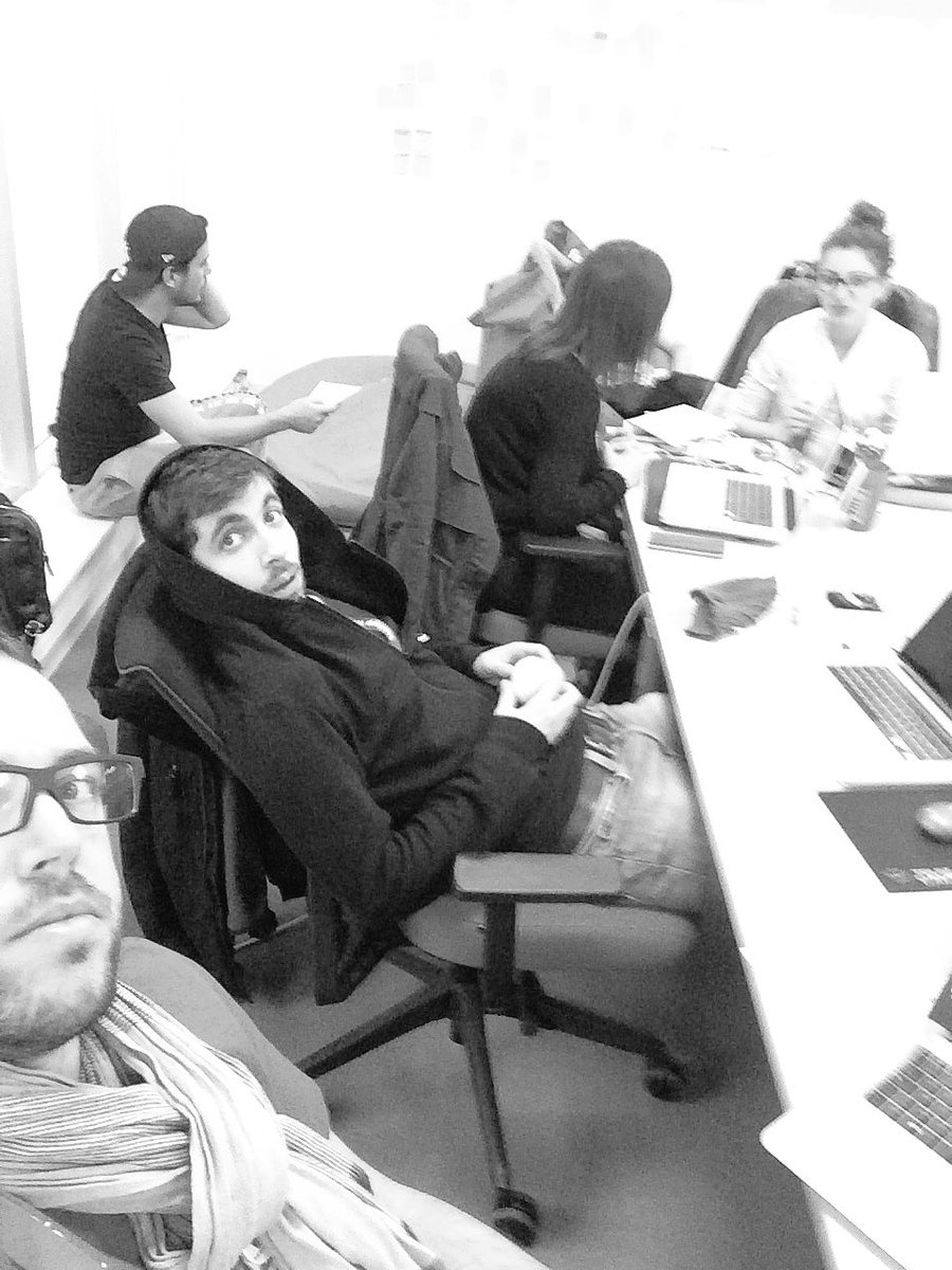 pauldossantos_'s tweet photo. #TGS2017 #SWOrleans Le Labo se réveille doucement, débriefing chez @SWBeelive!! Dernière ligne droite!! https://t.co/OCYsNAvlhy