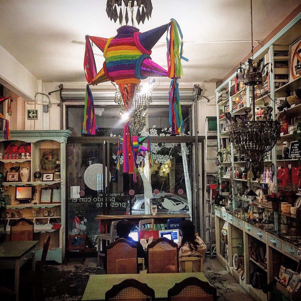 Yo lo que quiero es romper la piñata y una café y un postre y cenar rico.