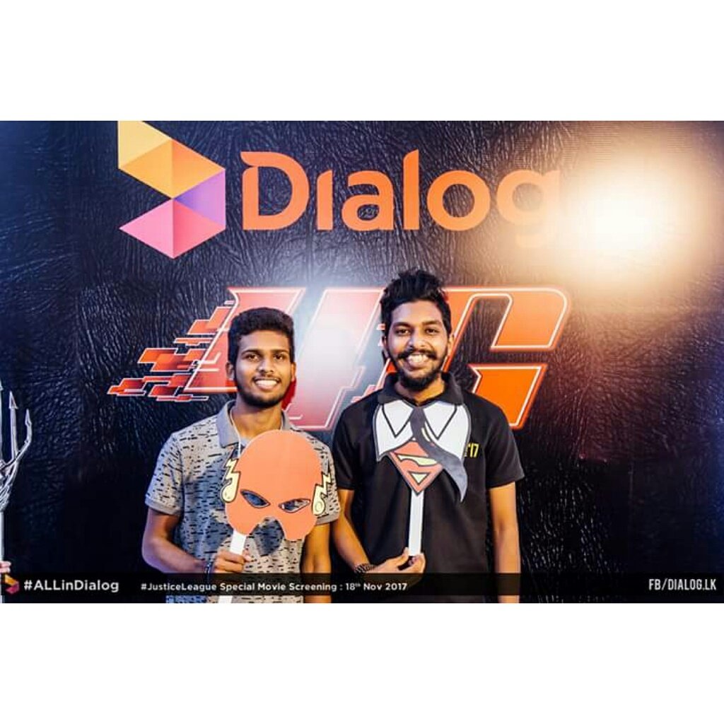 maalupaan's tweet photo. නීත්‍යානුකූල ඔස්ට්‍රේලියානු පුරවැසියෙක් සමග ලබාගත් ප්‍රථම චායාරුව..😂

#ආඩම්බරයිSL
#ගැම්මෙන්SL
#මුසාටරිදෙයිSL
#ලංකාවේමේවාබෑSL
#ThankYouDialog 

#ALLinDialog #JusticeLeague https://t.co/UZvioNpaKa