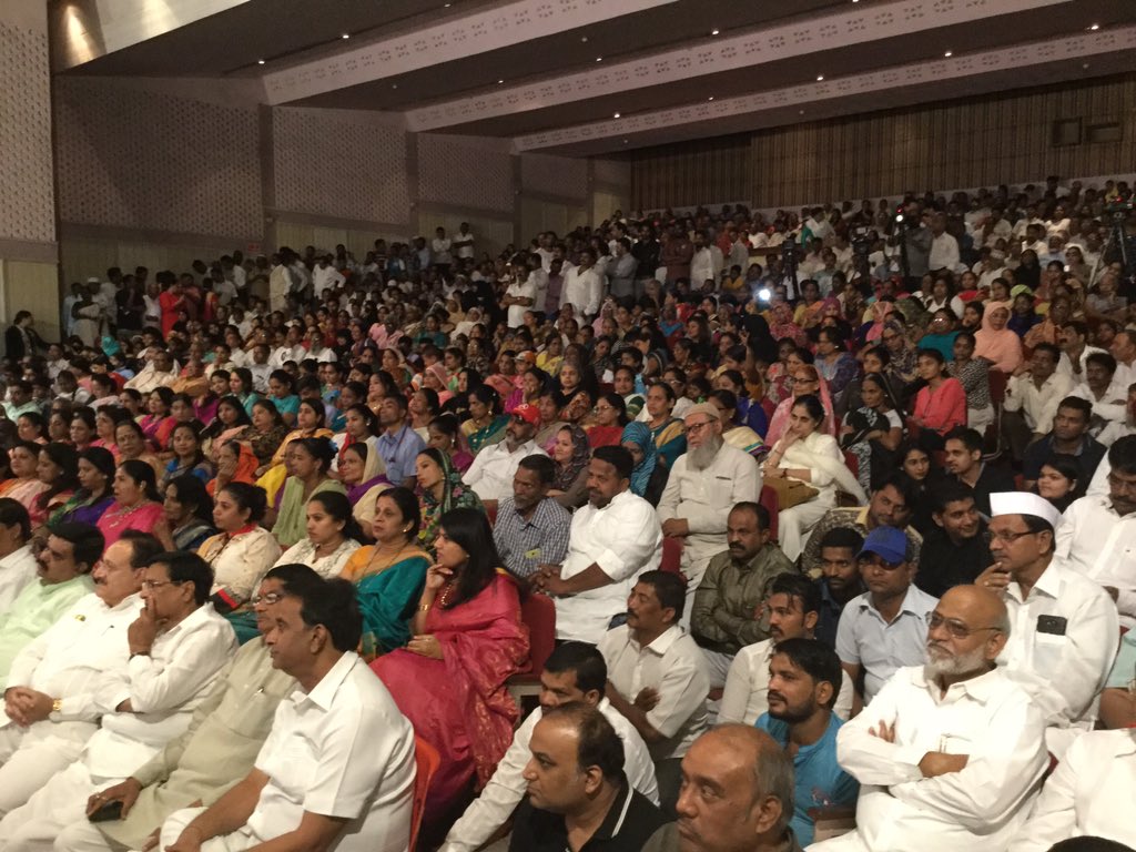 sanjaynirupam's tweet photo. On the eve of 100th birth anniv of Iron Lady,former prime minister and our beloved leader Smt Indira Gandhi,We paid our centennial tribute. A thought provoking speech delivered by AICC Gen Sec  Sri Janardan Dwivedy. Salute to her
#RememberingIndiraji https://t.co/uYyZUmkfcE