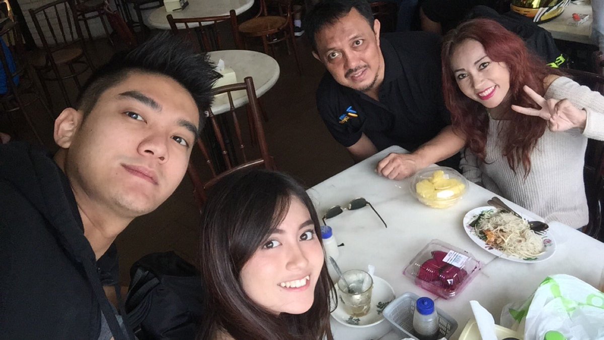 RatnaRita3's tweet image. Kangen dgn kak Boy William yg sllu mengajari dedek Ayu @nblh_ayu 😍😊😘