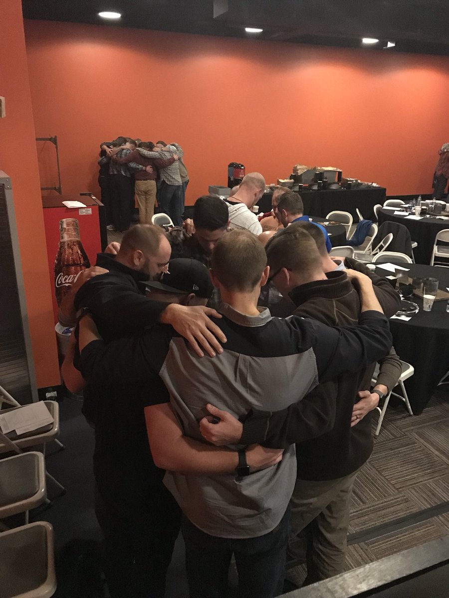 NP_MEN's tweet photo. We love celebrating Leader Development Groups at commencement. Thanks for joining us @brownsbridgemen and GC Men!
#RootedKnownEngaged #npmen #bbmen #gcmen https://t.co/3okTUIj9hE