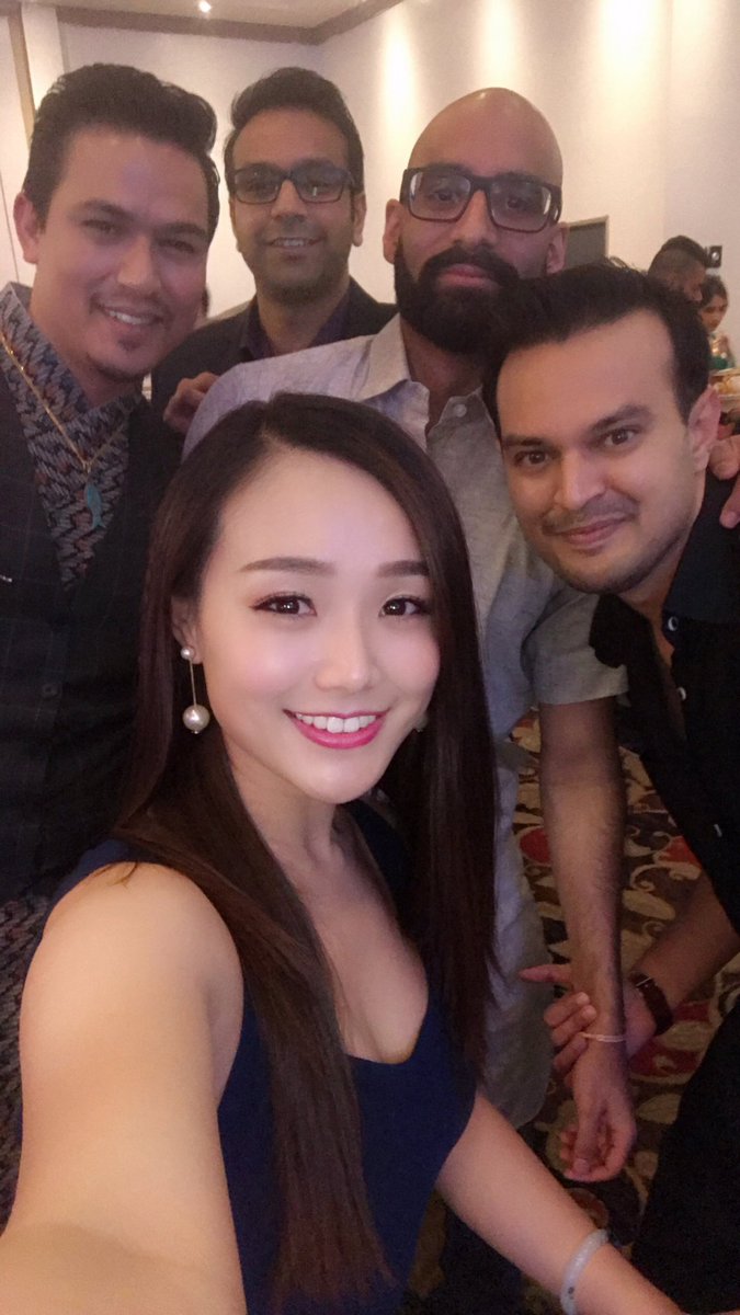 mmei0204's tweet photo. Nice to see my old team at #TDSouthAsianGalaYEG @DonnaRezewski @c_nettleton @punita_tuli https://t.co/OIrly7NCLD