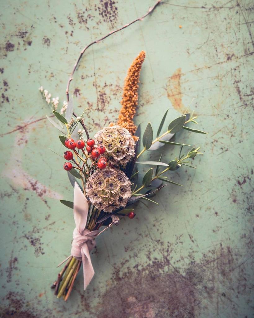 anneedgarphoto's tweet photo. did you know - Boutonnière is the French word for “buttonhole”? I didn’t until just now when I had to - once again- google that darn word for correct spelling. Floral loveliness by @lapetitefleurcnd #spellingcounts #howdoyouspellthat #canneverremember #… https://t.co/OPeexyTuBn https://t.co/4e9ZnCVBTb