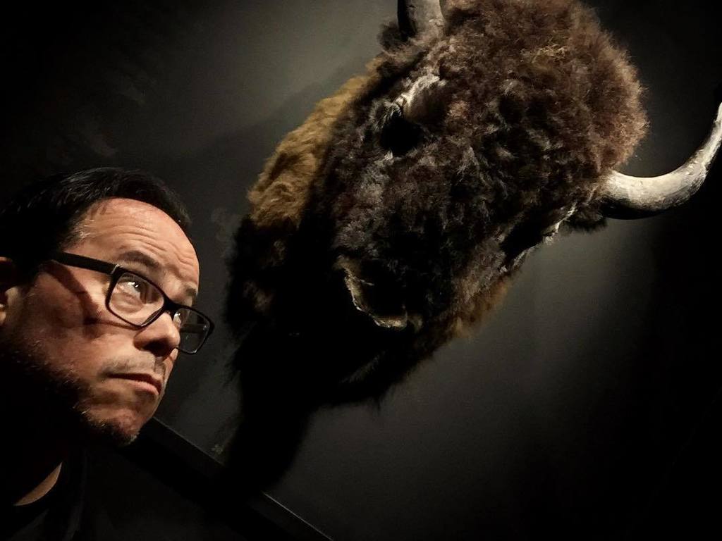 stevens1's tweet photo. A rare selfie with bison head at #internationsdallas https://t.co/wVyK3sitkA https://t.co/OrAm1PwZJ6