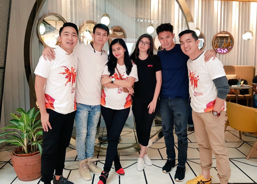 Imam_Wibowo's tweet photo. Minggu pagi siap2 di @GrandIndo brg @yukikato @marceldarwin_ #ferowalandouw utk #indonesiamenari2017 @IndonesiaKaya https://t.co/YGiH1jgp2B