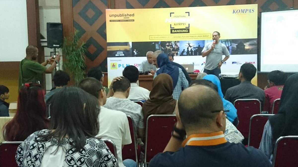 kompasmuda's tweet photo. Kompas tidak akan memuat foto yang memuat darah, mengandung unsur SARA atau balas dendam - Danu Kusworo (Kepala Desk Foto @hariankompas) #KompasUnpublished https://t.co/IVpSJpmCMs