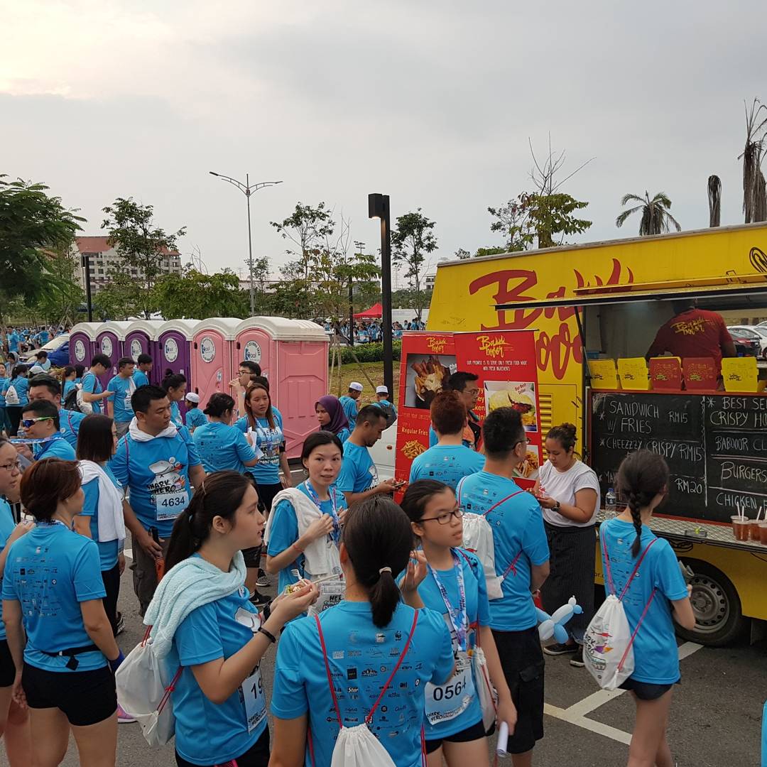 babooorkl's tweet photo. We thank you for joining us and sharing the love of our fresh food. It was such a successful event and we were happy to see you all.
#Babooor #BabooorKL #FoodtruckKL #FoodtruckMY #KLCC #KL #Malaysia #UberEats #Burgers #FoodtruckMalaysia #sharkherorun2017 #bash2017 #sharksavers https://t.co/Zrx228ZjVE