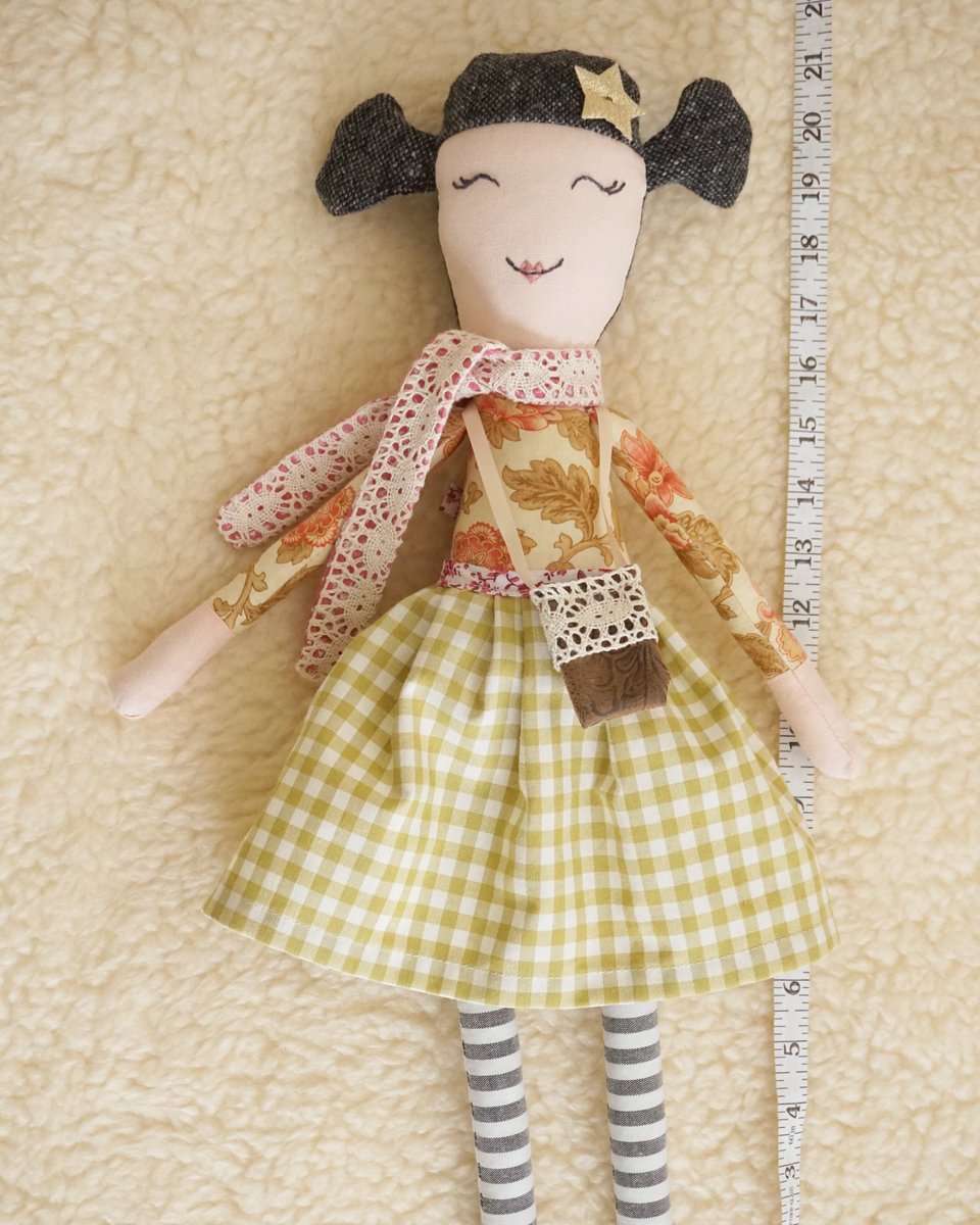 mapleandspud's tweet photo. @Magee1866 OOAK Heirloom dolls handmade in Ireland! With Magee Tweed Hair 😍 https://t.co/hBHKKPCAzg