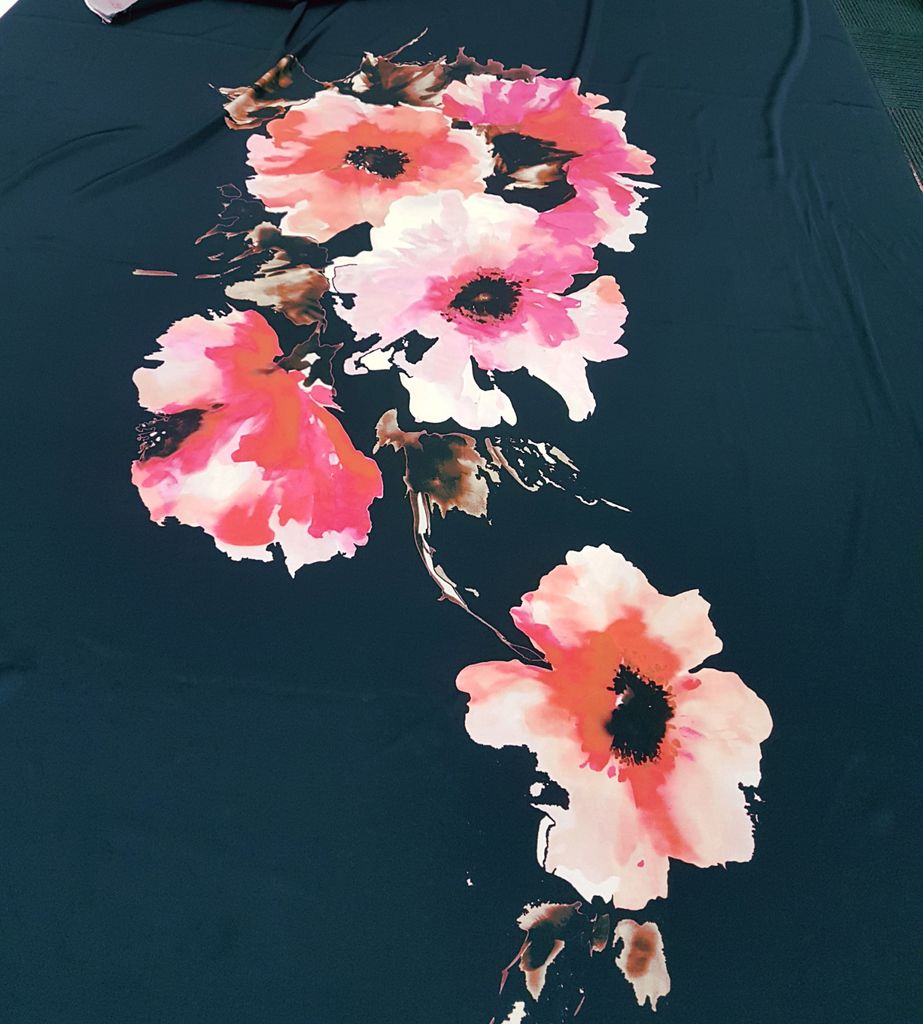 TatyanaDesign's tweet photo. Something new been created in the studio....
#couturesewing #couture #madeinMelbourne #madetoorder
#silk #borderprint https://t.co/BwSSJNFIrm