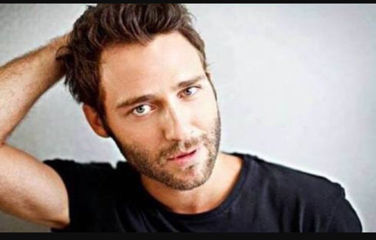 Birçok şeyi yarım yamalak bilmektense,
hiçbir şeyi bilmemek daha iyi !
Başkalarının insafına kalmış bir bilge olmaktansa,
kendi başına bir deli olmak daha iyi ! günaydın güzel insan 💙 <a href="/SeckinOzdemir/">Seçkin Özdemir</a>