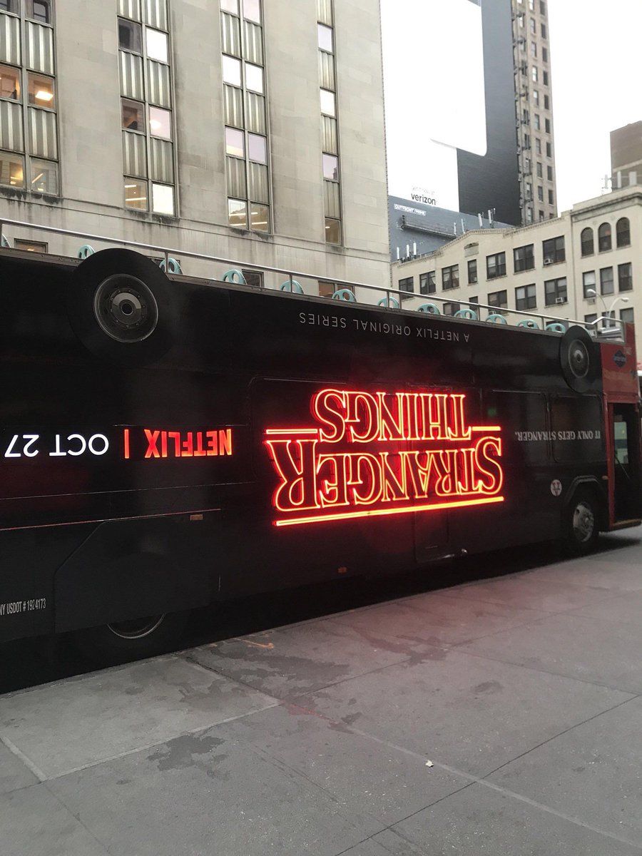 "Le monde à l'envers"
Ce street marketing de Netflix pour Stranger Things est parfait !