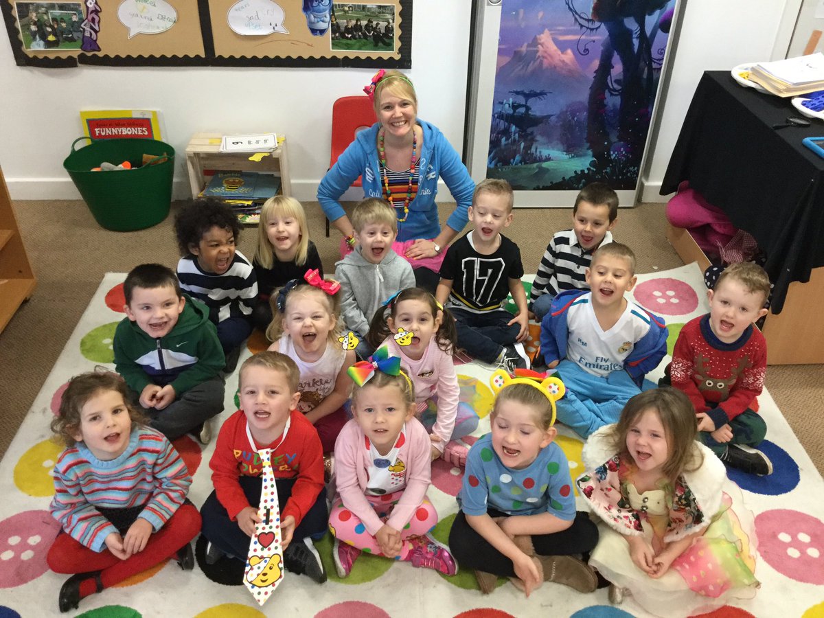firsprimarysale's tweet photo. #RecHB Having fun for Children In Need! #coloursgalore #sunglassesneeded https://t.co/lVGgFA2f6k