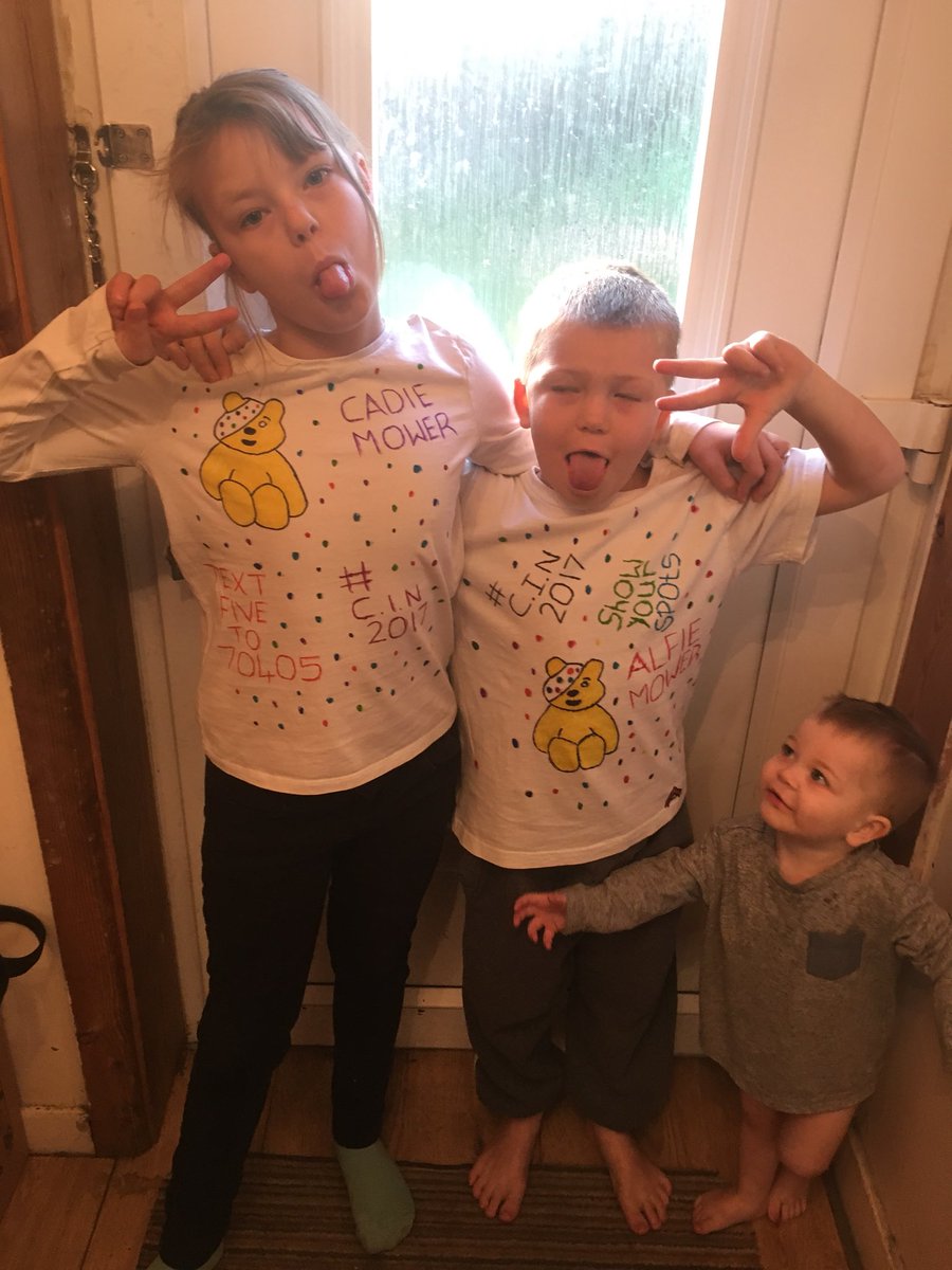 Kathlee16655394's tweet photo. #childreninneed2017 @CarrfieldPA my two beauties already for children in need none uniform day https://t.co/pXq2W0VaKR