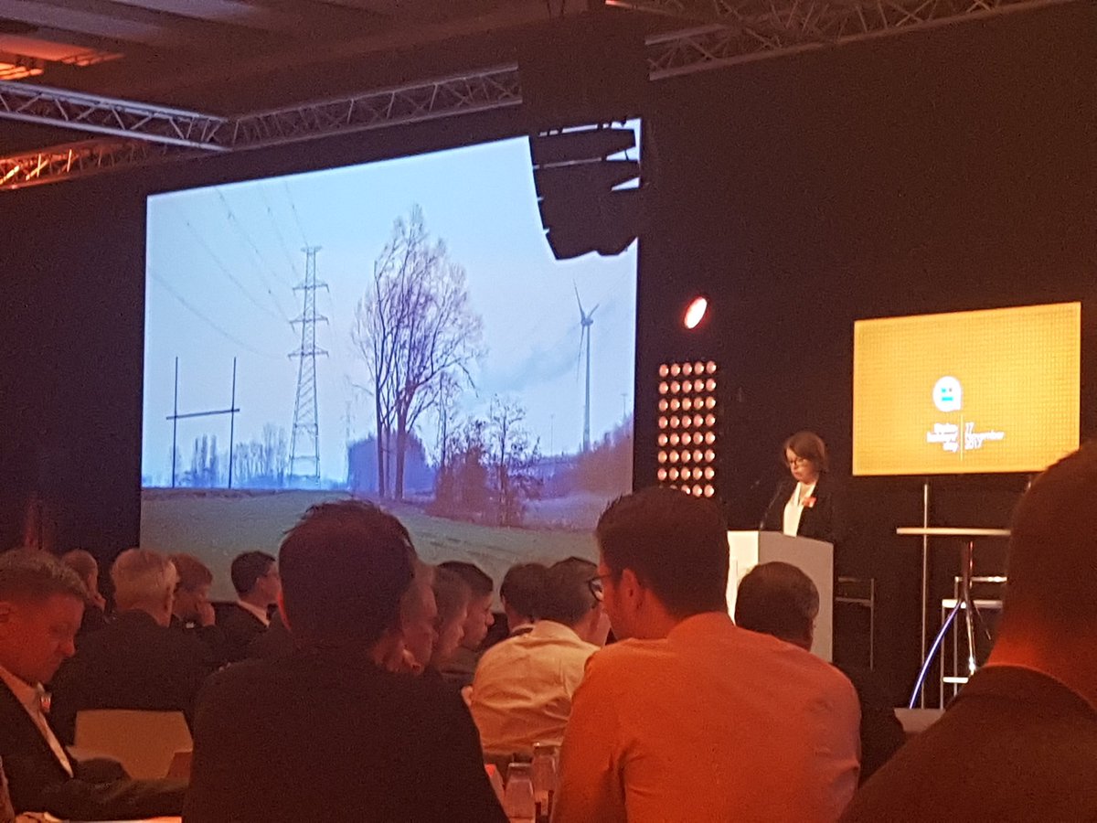 LaurensvDelft's tweet photo. #Electricity scenarios for Belgium towards 2050 #Elia #shd2017 https://t.co/kFQcWhEOIr