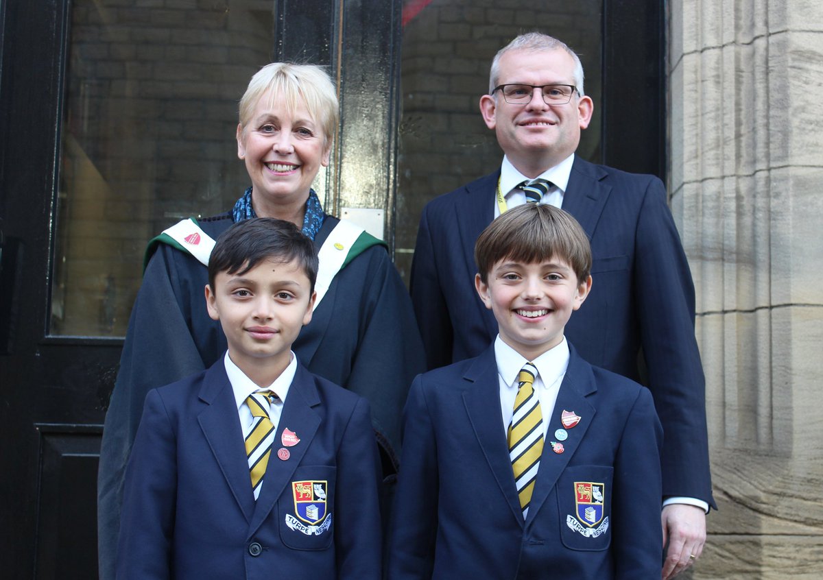 QEGSYorkshire's tweet image. Proud to have been educating Junior boys since 1910. Celebrating #QEGS #FoundersDay2017 with Guest of Honour Old Savilian &amp;amp; WGSF Governor Simon Chamberlain (1988). #MadeinQEGS #TurpeNescire #Bestforboys #QEGSWakefield