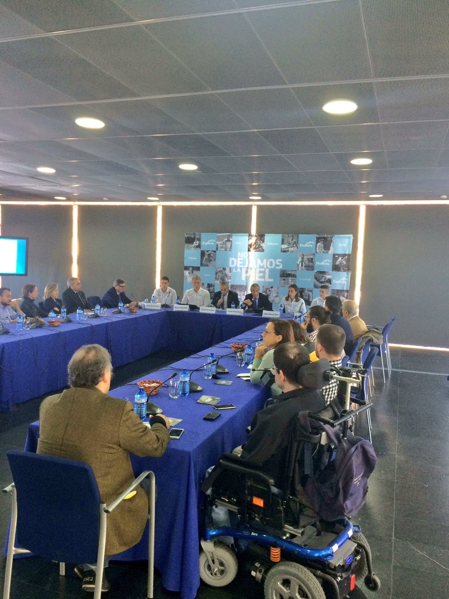 becaspodium's tweet photo. Suerte, inteligencia y gestión. Así nació nuestro programa #NosDejamosLaPiel https://t.co/Jty5neS4c4