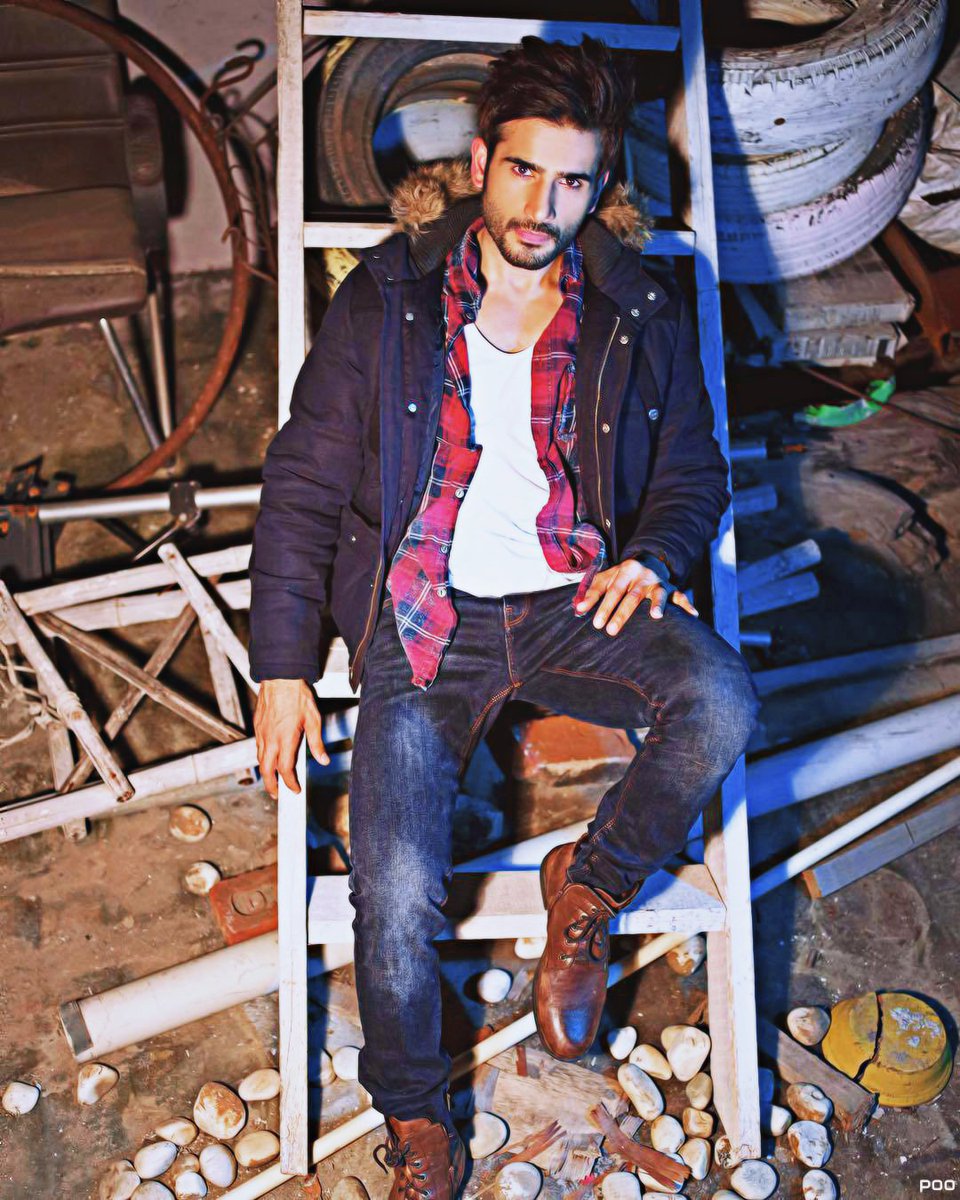 PooCreations's tweet photo. #HotnessOverloaded 🔥🔥🔥 @karantacker #ForProfilePicture #Lockscreen https://t.co/zwb3yT2viT