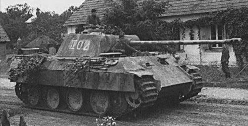 ReassessHistory's tweet photo. Probably the best #PIAT quote of the #Normandy campaign

Lieutenant Donald Harvey, 244 Field Company #RoyalEngineers, alongside D Coy 1 Oxf &amp; Bucks #53Div:
‘“PIAT! PIAT! PIAT!” 
14 Aug 44
#WW2 https://t.co/awltDWrsgd